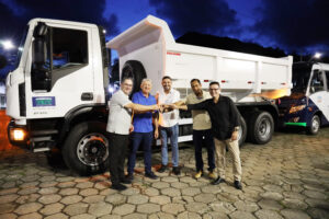 Deputado Gilson de Souza, Prefeito Eduardo Antônio Dalmora, Vereador Nelinho Lourenço, Secretario de Obras Claudio Amarante e o Suplente do Deputado Federal Pr. Itamar Paim